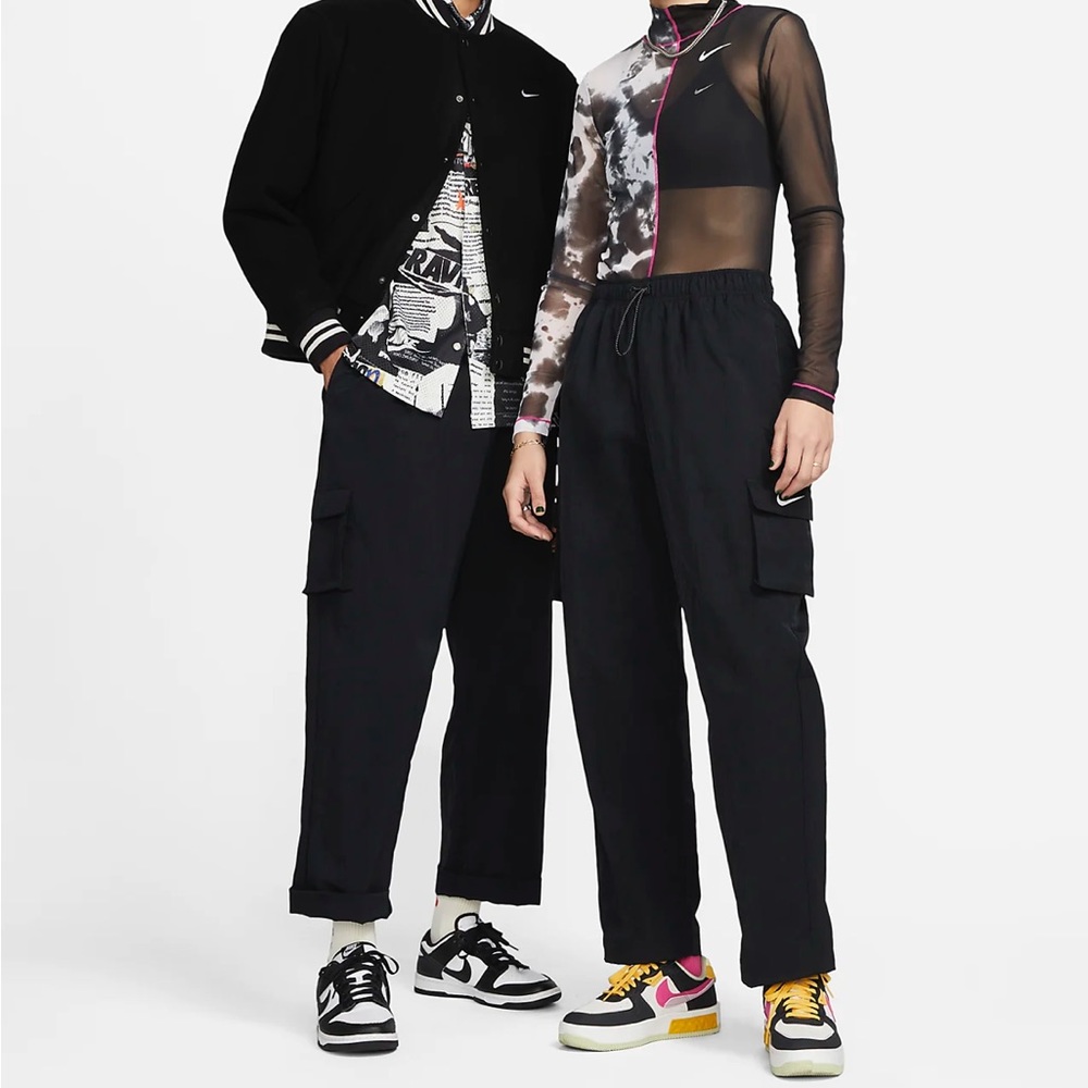 NWT - Nike Women's High-Rise Cargo Pants
